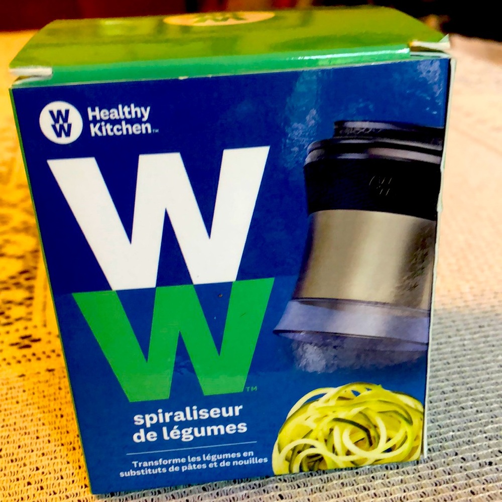 WeightWatcher Kitchen Vegetable Spiralizer Easy to use & Dishwasher Safe!